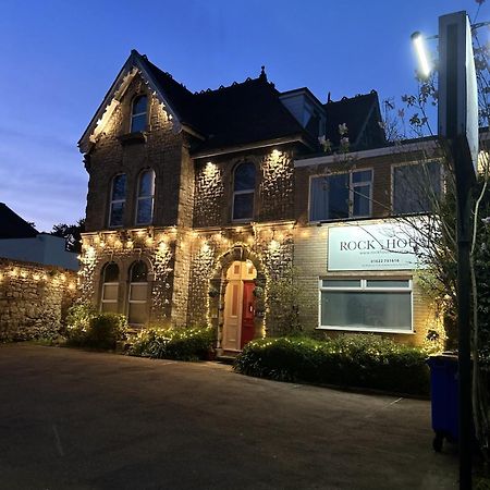 Rock House Bed And Breakfast Мейдстън Екстериор снимка