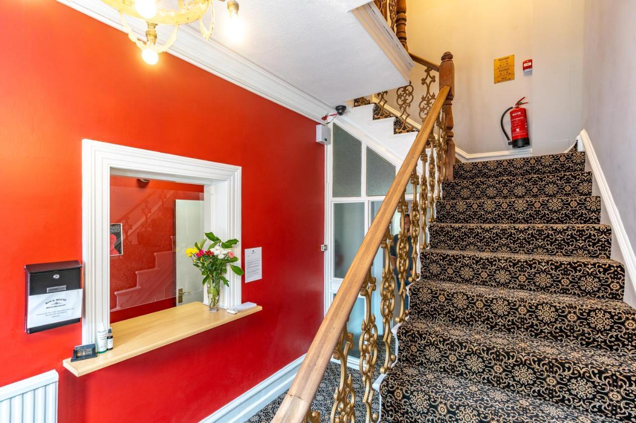 Rock House Bed And Breakfast Мейдстън Екстериор снимка