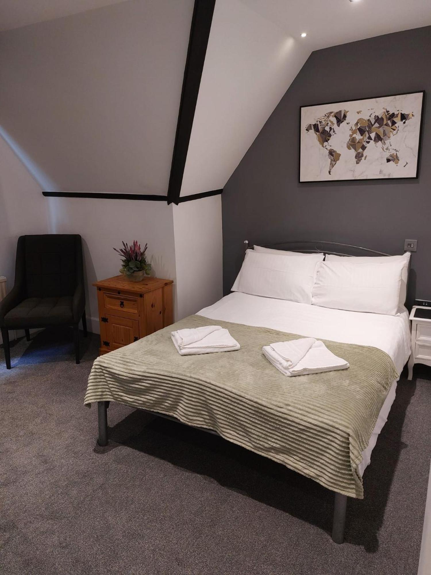 Rock House Bed And Breakfast Мейдстън Екстериор снимка